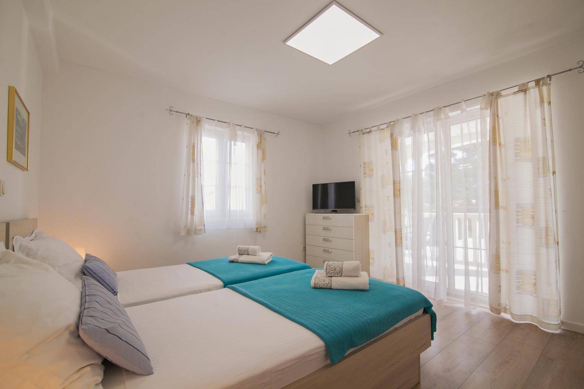 Helvetia Sunny Apartments Bol Exteriör bild